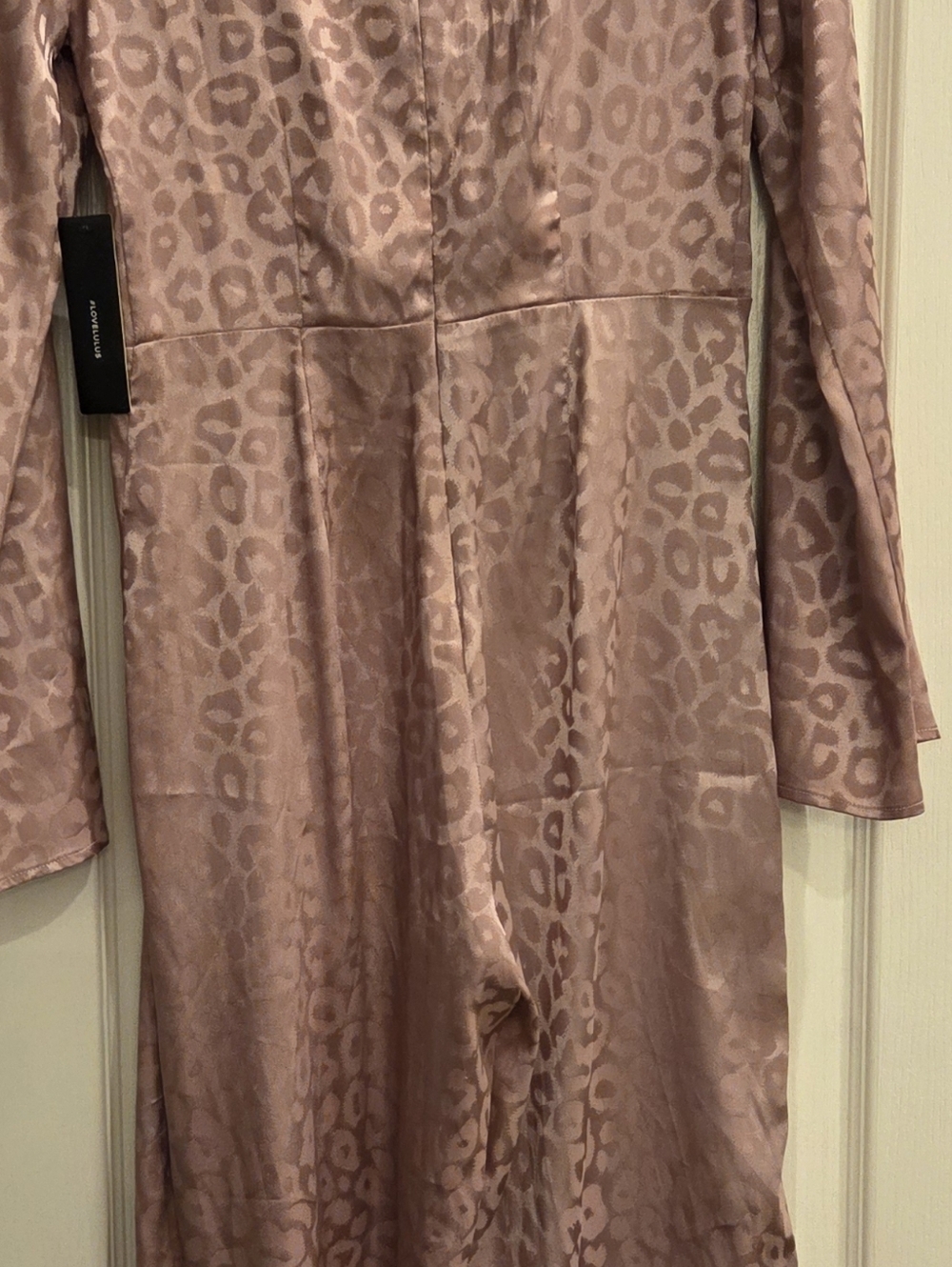 NWT Untamed Dame Dusty Lavender Leopard Print Satin Jumpsuit - Picture 10 of 10